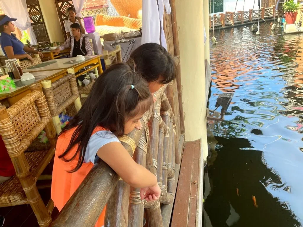 Isdaan-Floating-Restaurant-Gerona-Tarlac_214_helloimfrecelynne-1024x768.jpg.webp