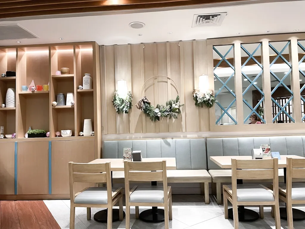 Restaurant Review: Lunch at Conti's Bakeshop & Restaurant