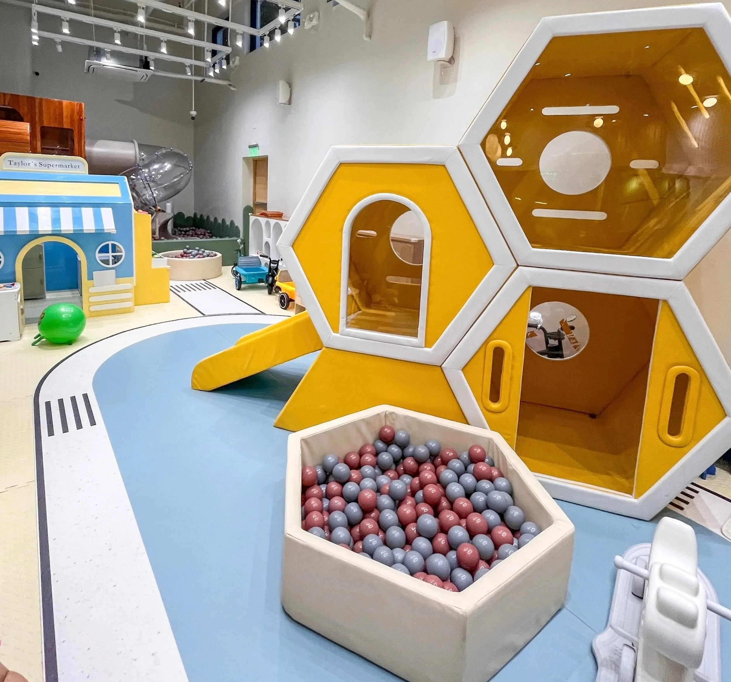 Indoor Playgrounds in Metro Manila_(Taylor's Play Café)