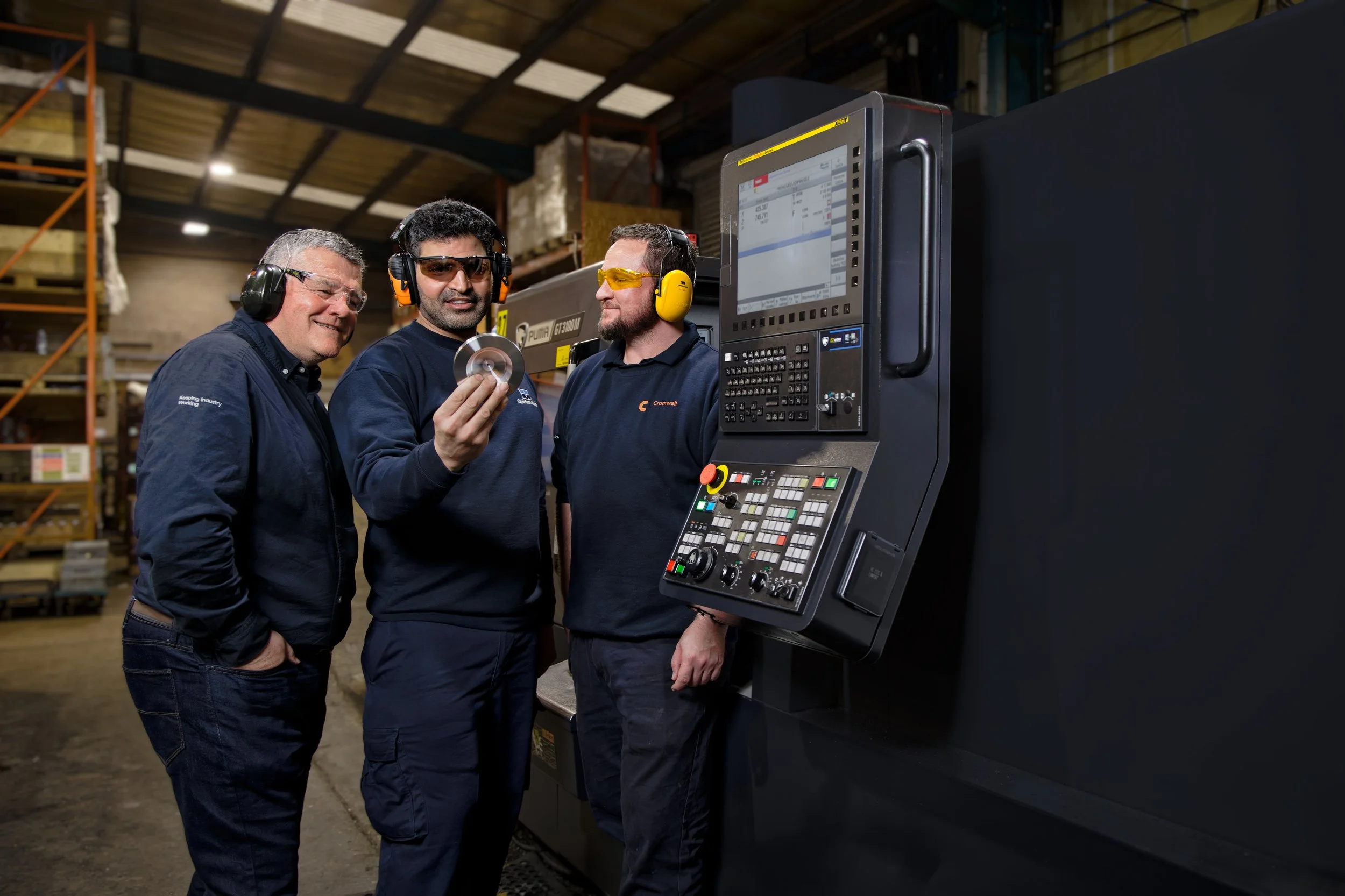 Industrial photography inspecting part