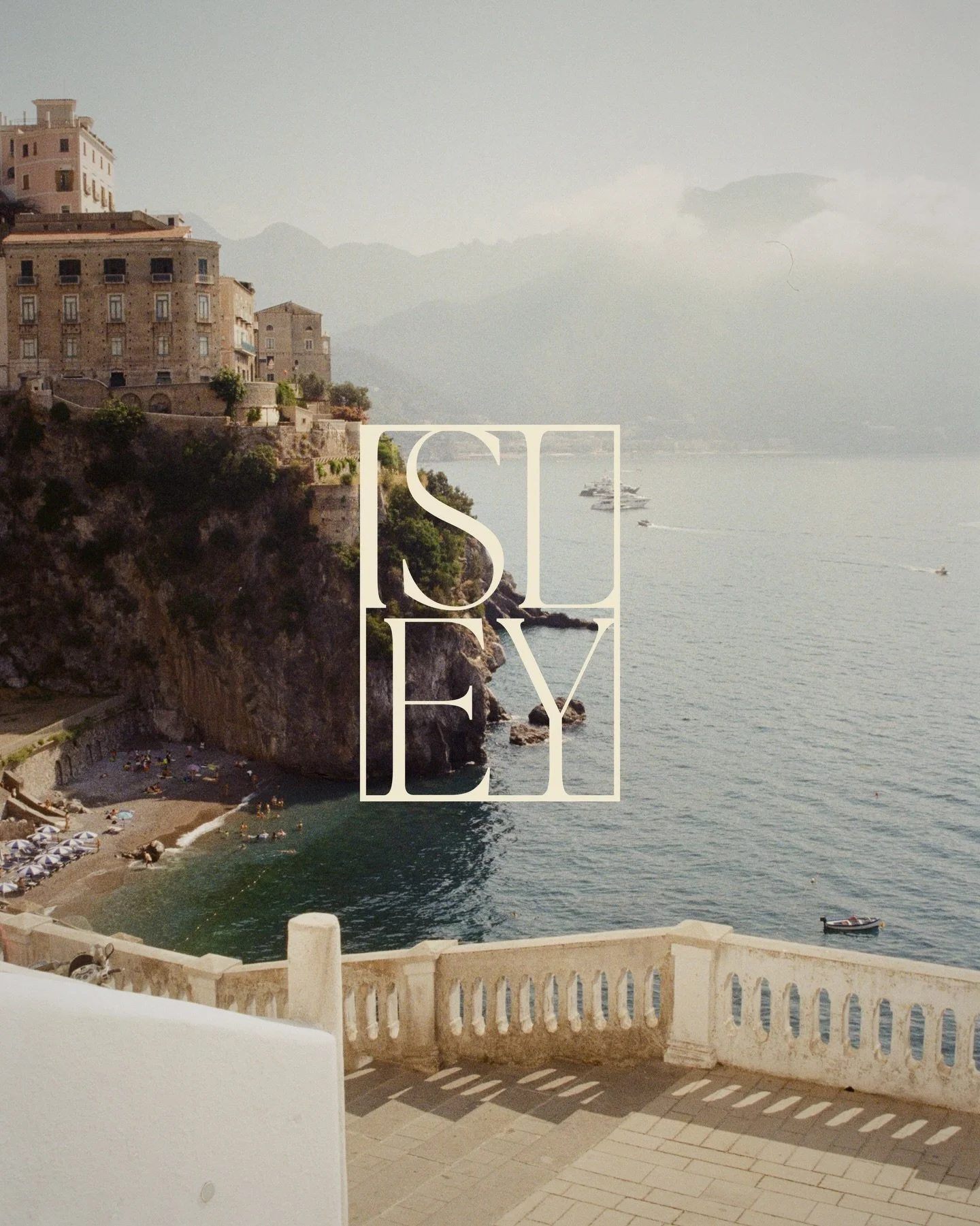 A little look into a dreamy project I&rsquo;ve been working on lately. 
So excited to finally share @isleyresort with you, especially as they launch tonight! 

Every detail was created with intention to feel elevated and deeply aligned with the visio