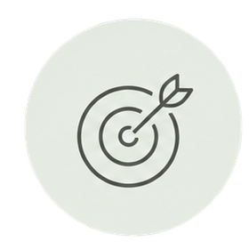 Een pictogram van een doel met een pijl die erin schiet, symbool voor doelgerichtheid of succes.