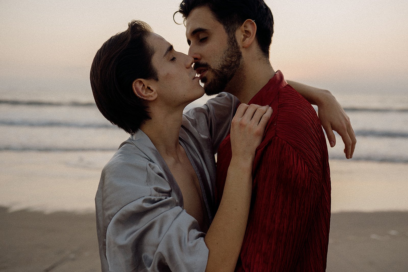 gay couple kiss love.jpg
