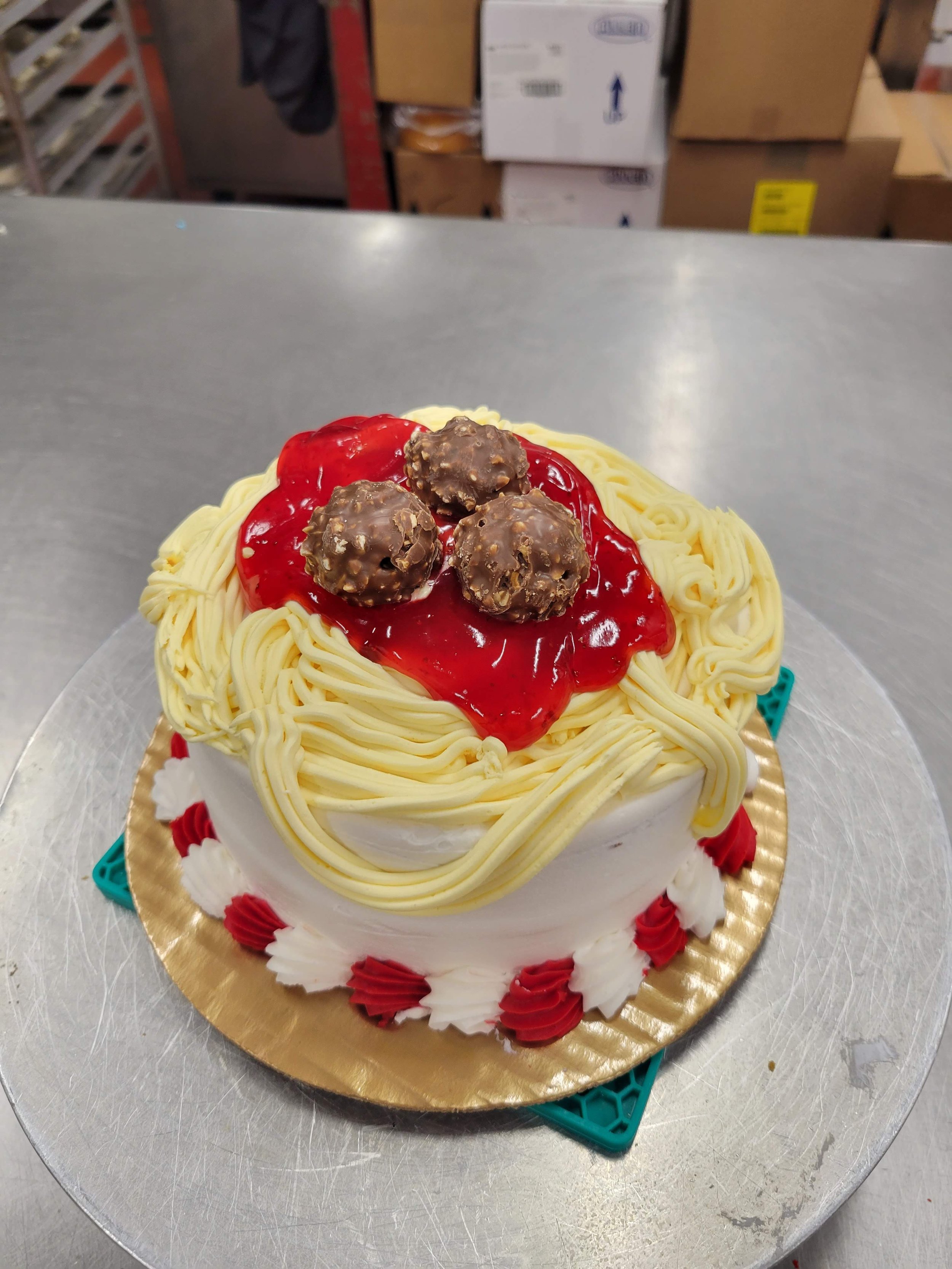 Spaghetti cake, realistic food cake