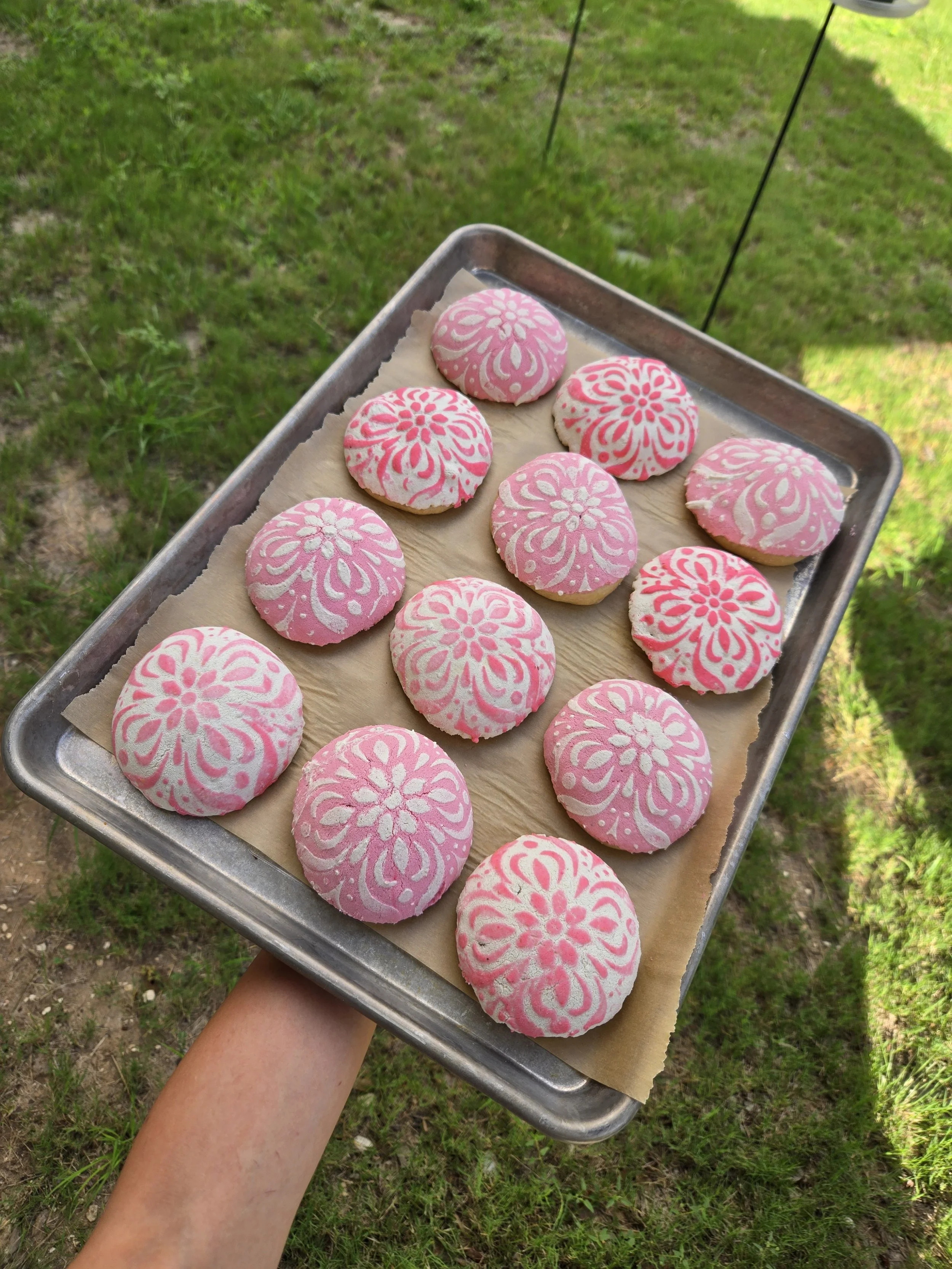 Pink heart talavera conchas