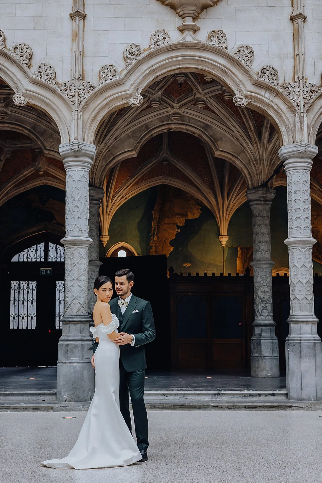 Bride and groom, Handelsbeurs Antwerper, Indonesian wedding.
