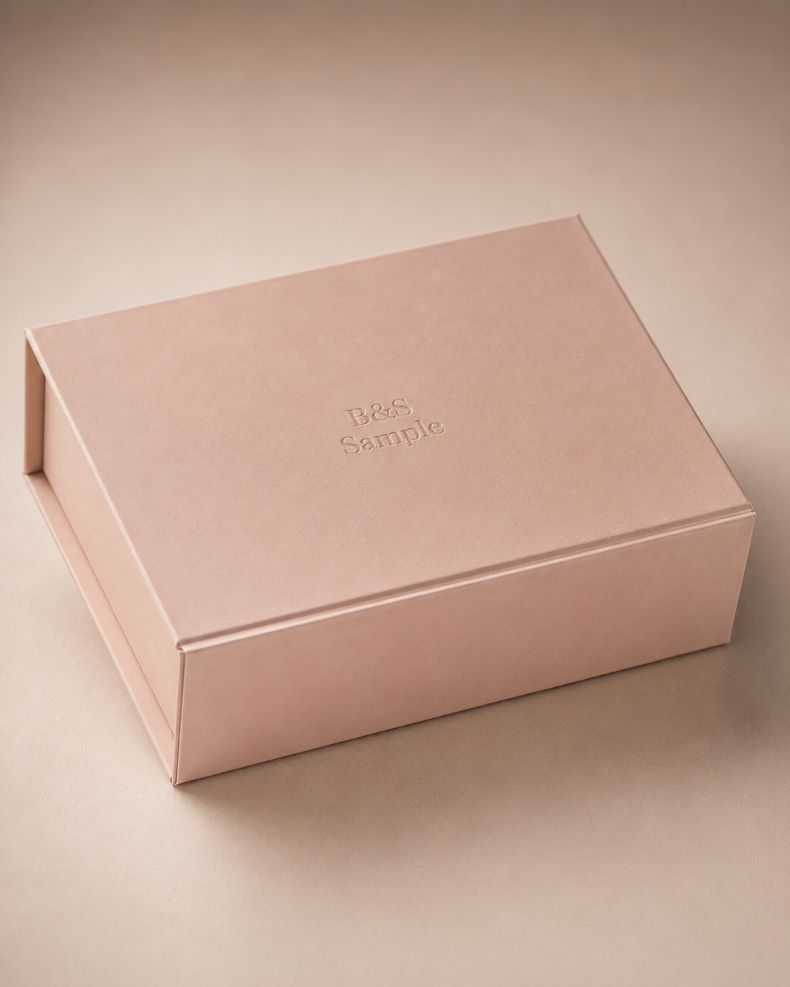 Geschlossene Magnetbox mit Softtouch-Oberfläche in Rosé für Premium-Give-Away