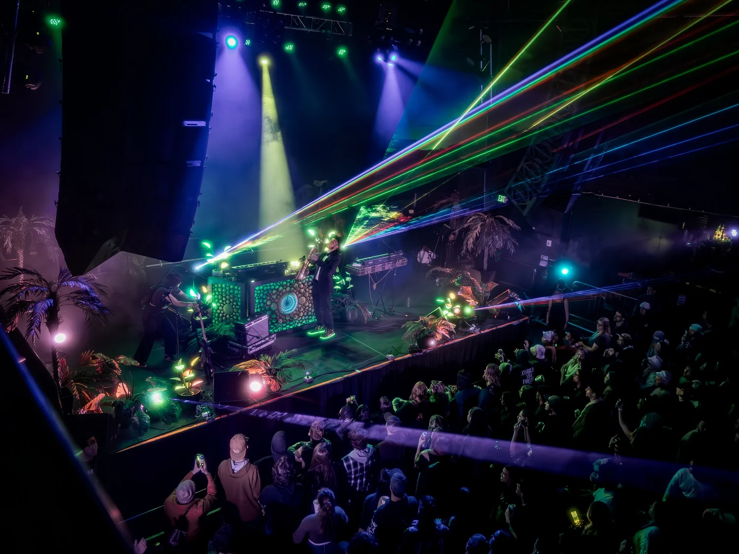 Immersive lasers and LED booth