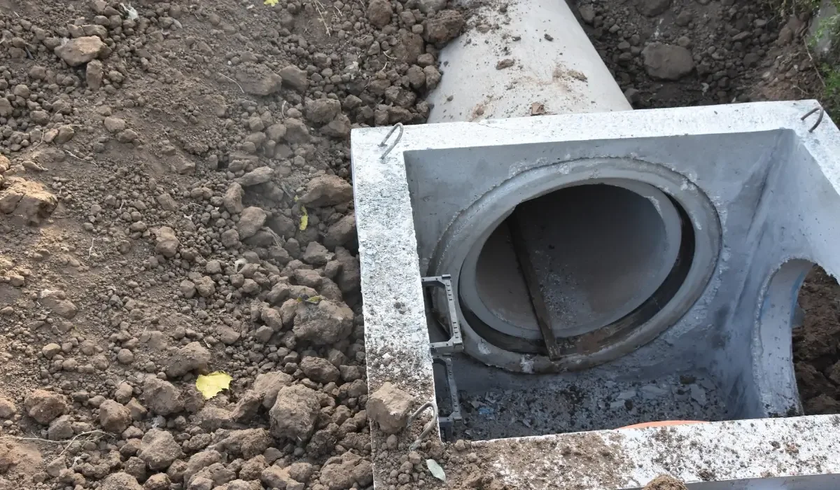 Drainage basin set in gravel