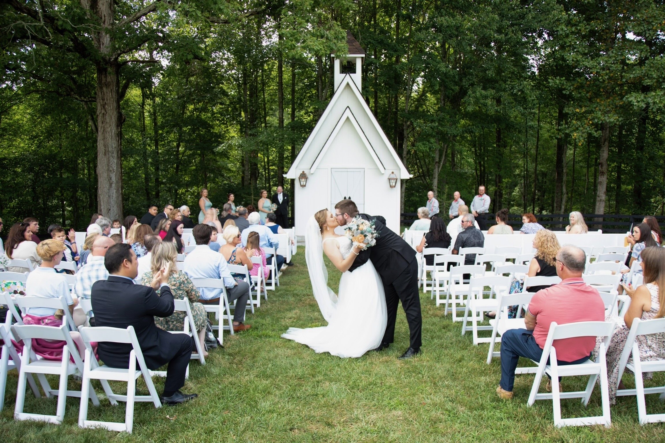 TaylorWeddingSneaks16.jpeg