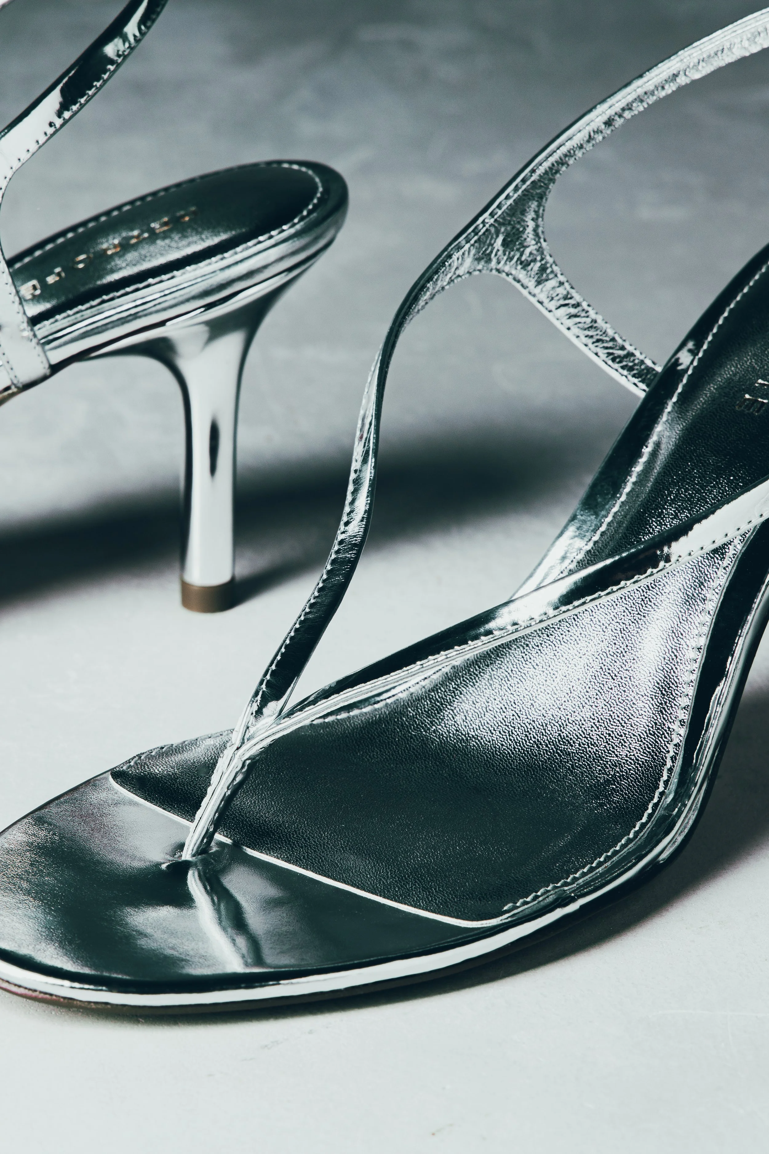 FLATS COLLECTION SHOES INTERLUDE THONG CL_17748_PDP_2x3.jpg