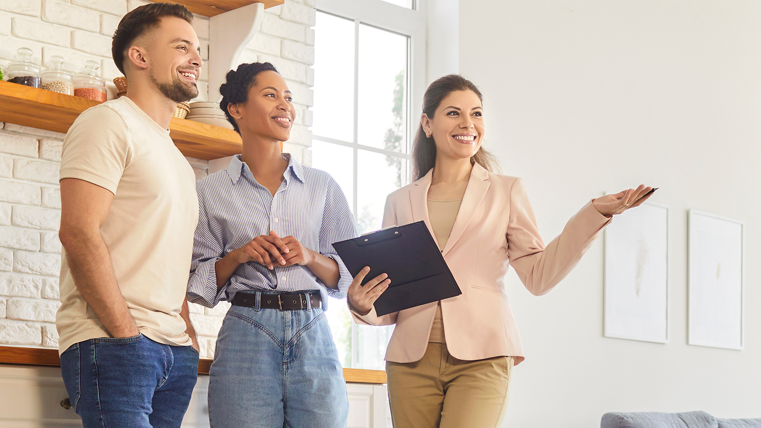 Friendly, reliable realtor showing homes, houses, condos, townhomes, 	
Coachella Valley, Palm Springs, Palm Desert, Rancho Mirage, Indio, La Quinta, Real Estate