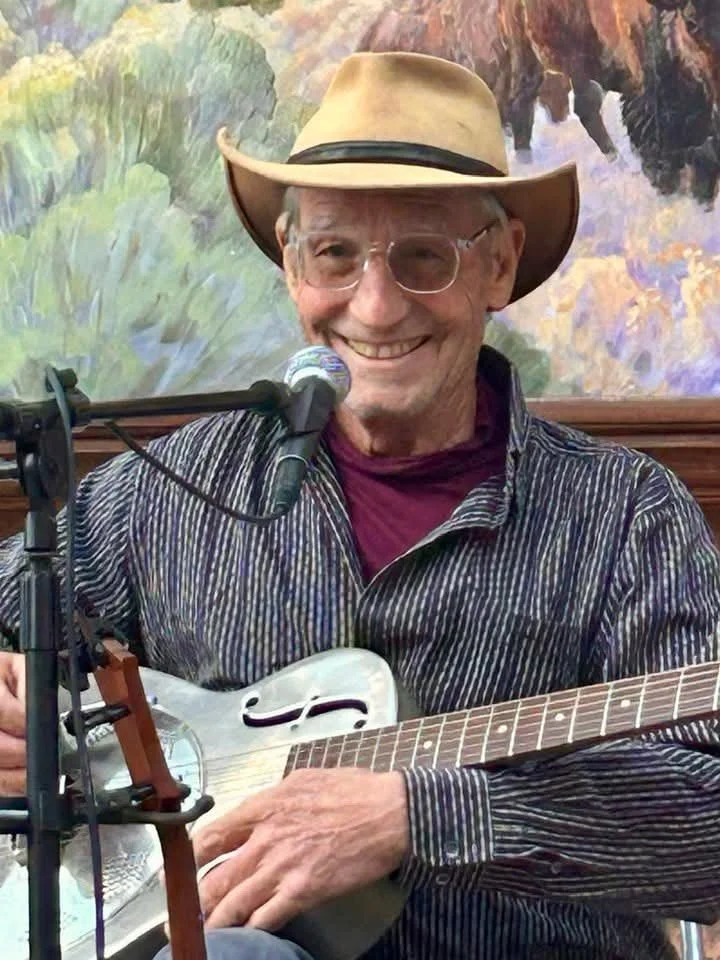LIVE MUSIC with Frankie Meyers