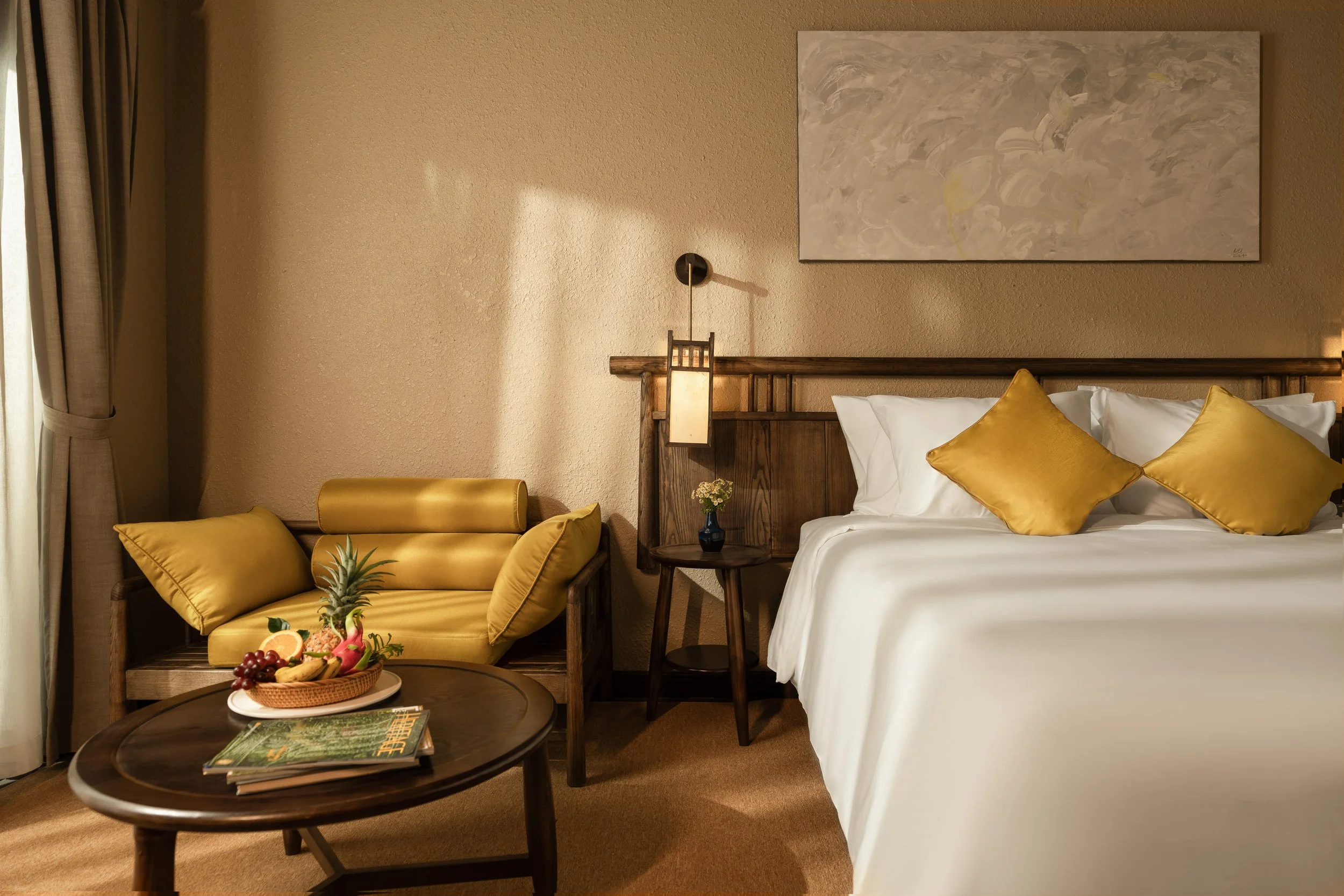 Queen Bedroom 02.jpg