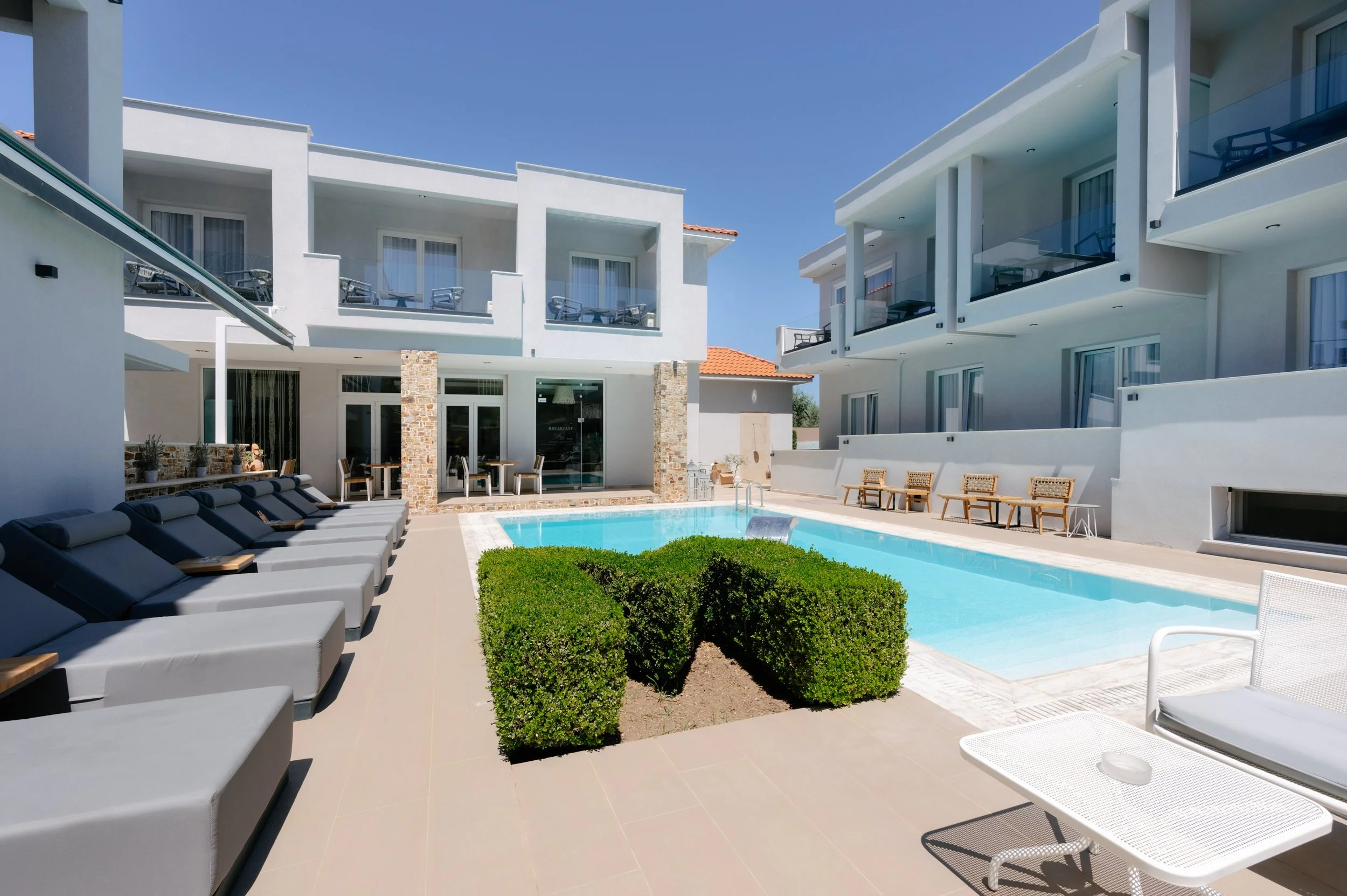 The heart of every perfect holiday.

Crystal-clear waters, peaceful surroundings, and moments of pure relaxation under the Greek sun. At Metsikas Residence, every day begins by the pool and ends with unforgettable memories.

📍 Your escape to Thassos