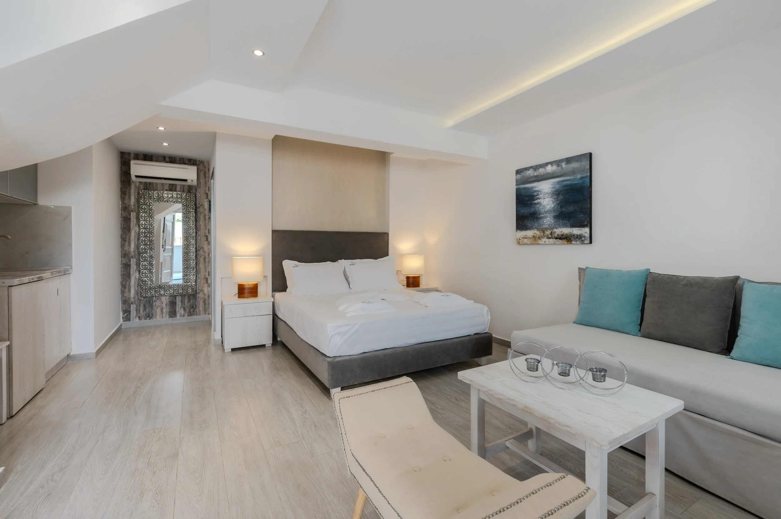 Space to relax. Room to breathe.

Our suites are designed to offer the comfort of home with the elegance of a boutique stay. Bright interiors, modern amenities, and thoughtful details create the perfect setting for your holiday in Thassos.

Because e
