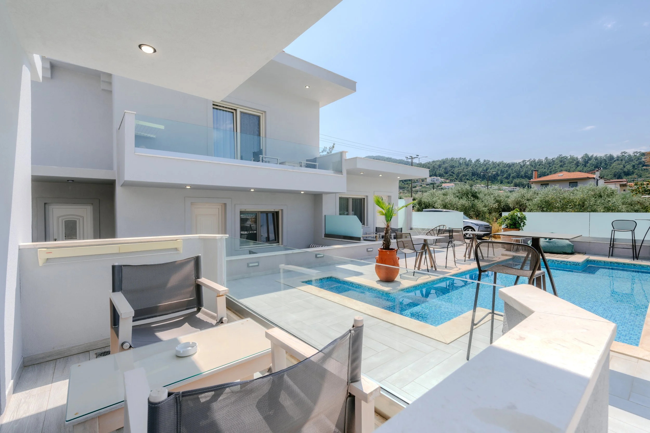 metsikas-residence-pool-thassos.jpg