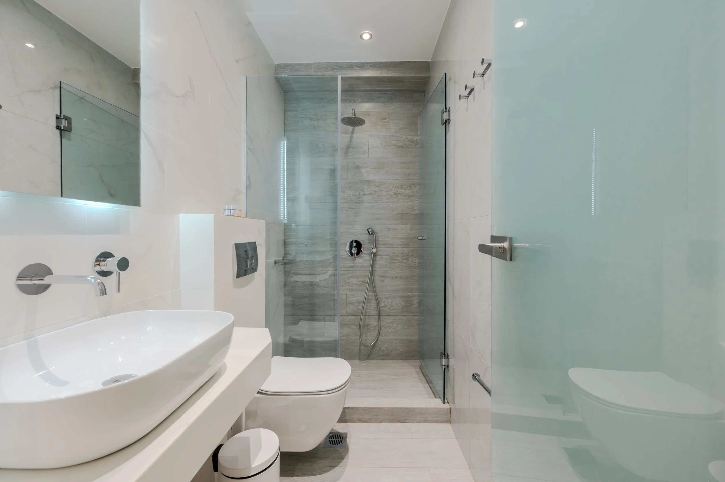 pool-view-apartment-bathroom-thassos.jpg