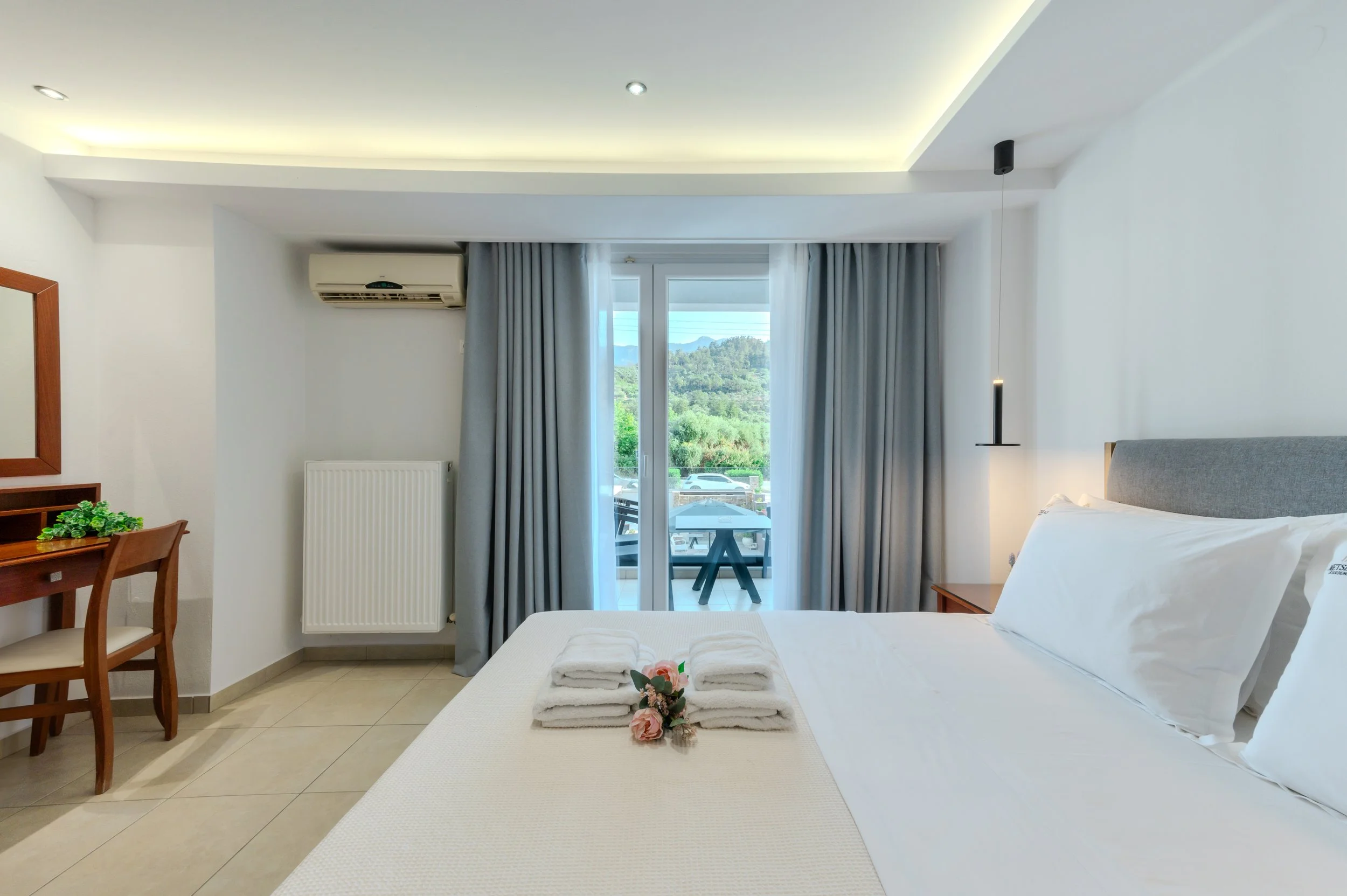 superior-suite-thassos.jpg