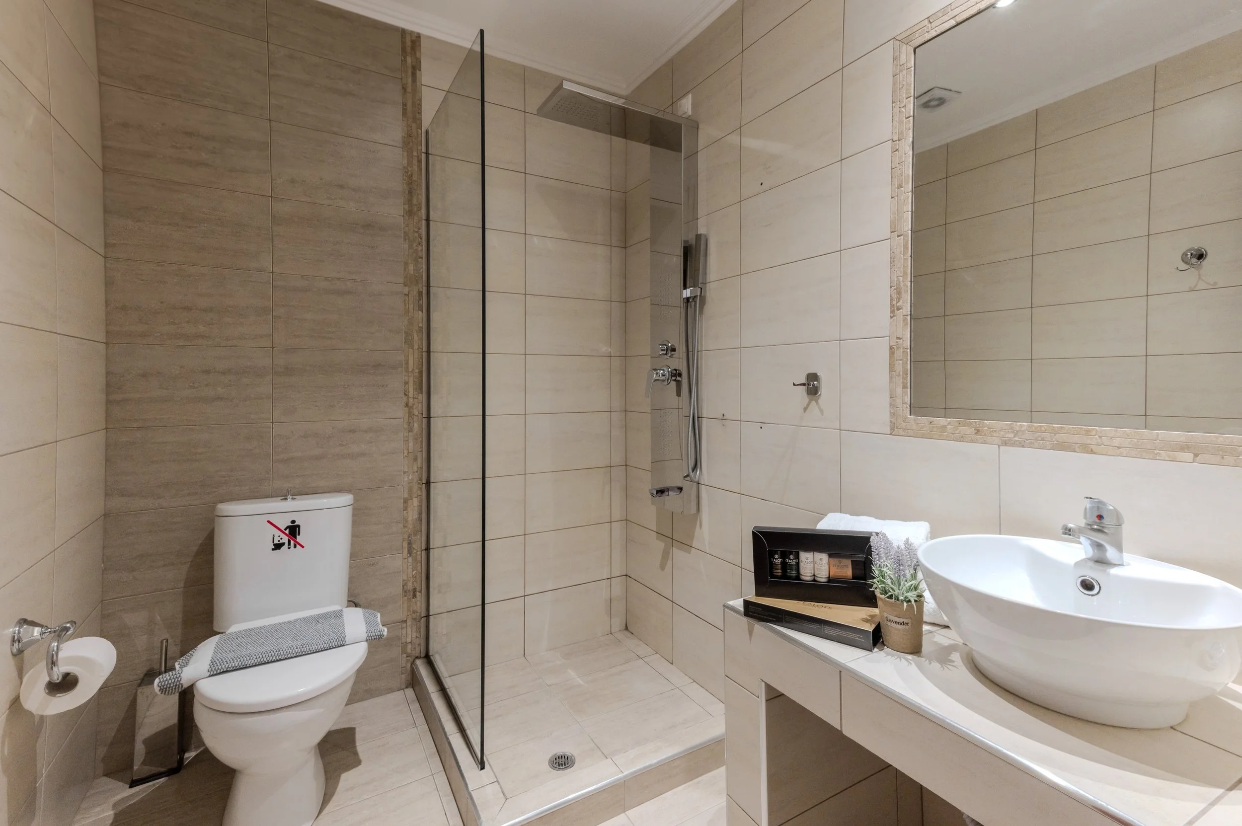 superior-suite-bathroom-thassos.jpg