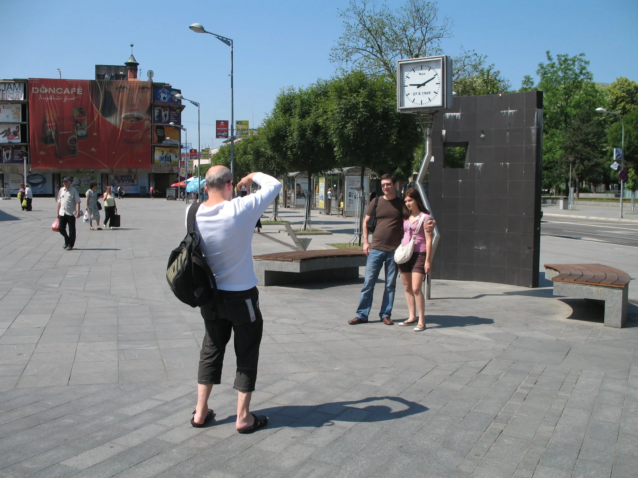 Banja Luka earthquake memorial: a broken public clock located in the center of Trg Krajine (Krajina Square). It stopped working precisely at 09:11 during the devastating double earthquake that struck the city on October 27, 1969.