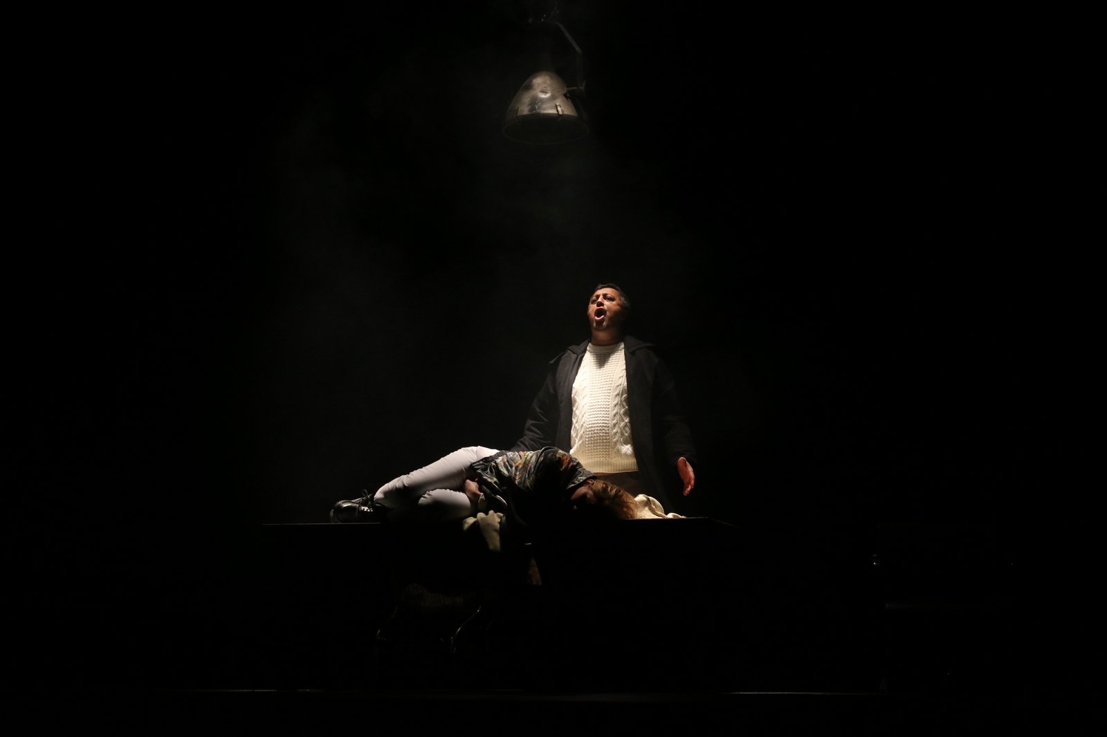 Rigoletto (Robert Kolar) and Gilda (Vanja Zelčić)