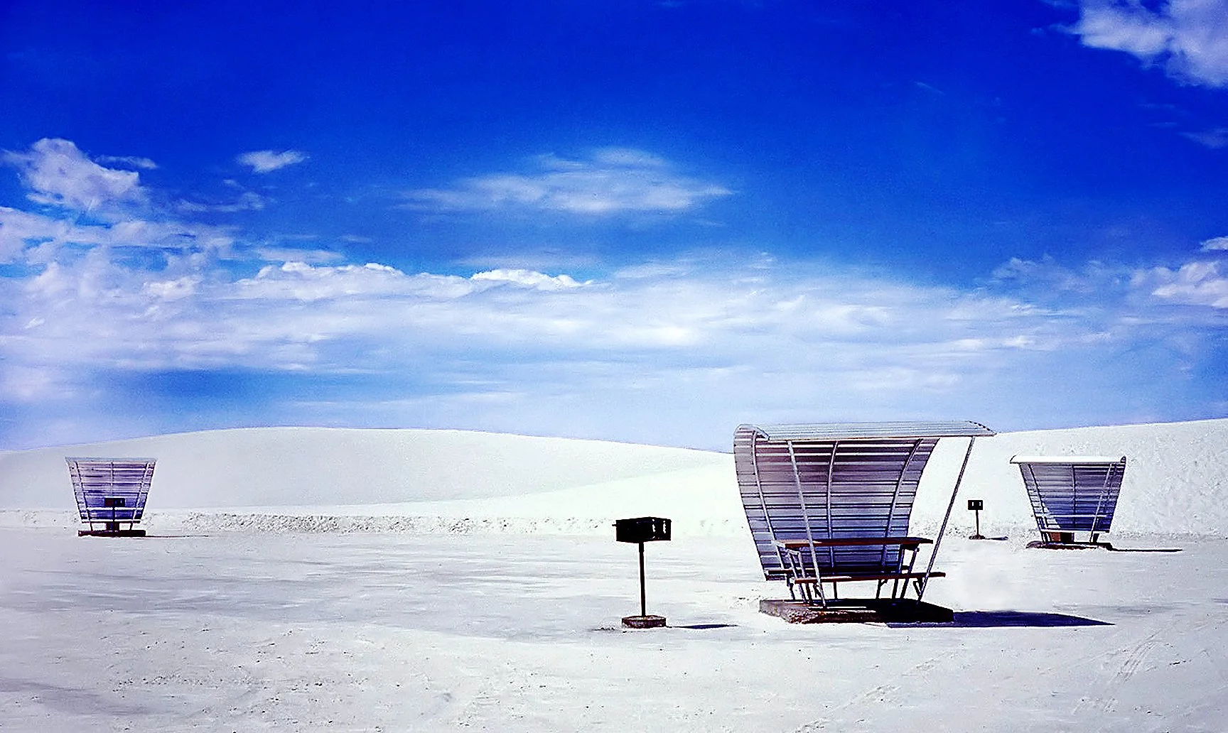 PicnicInTheDesertFIN3.jpg