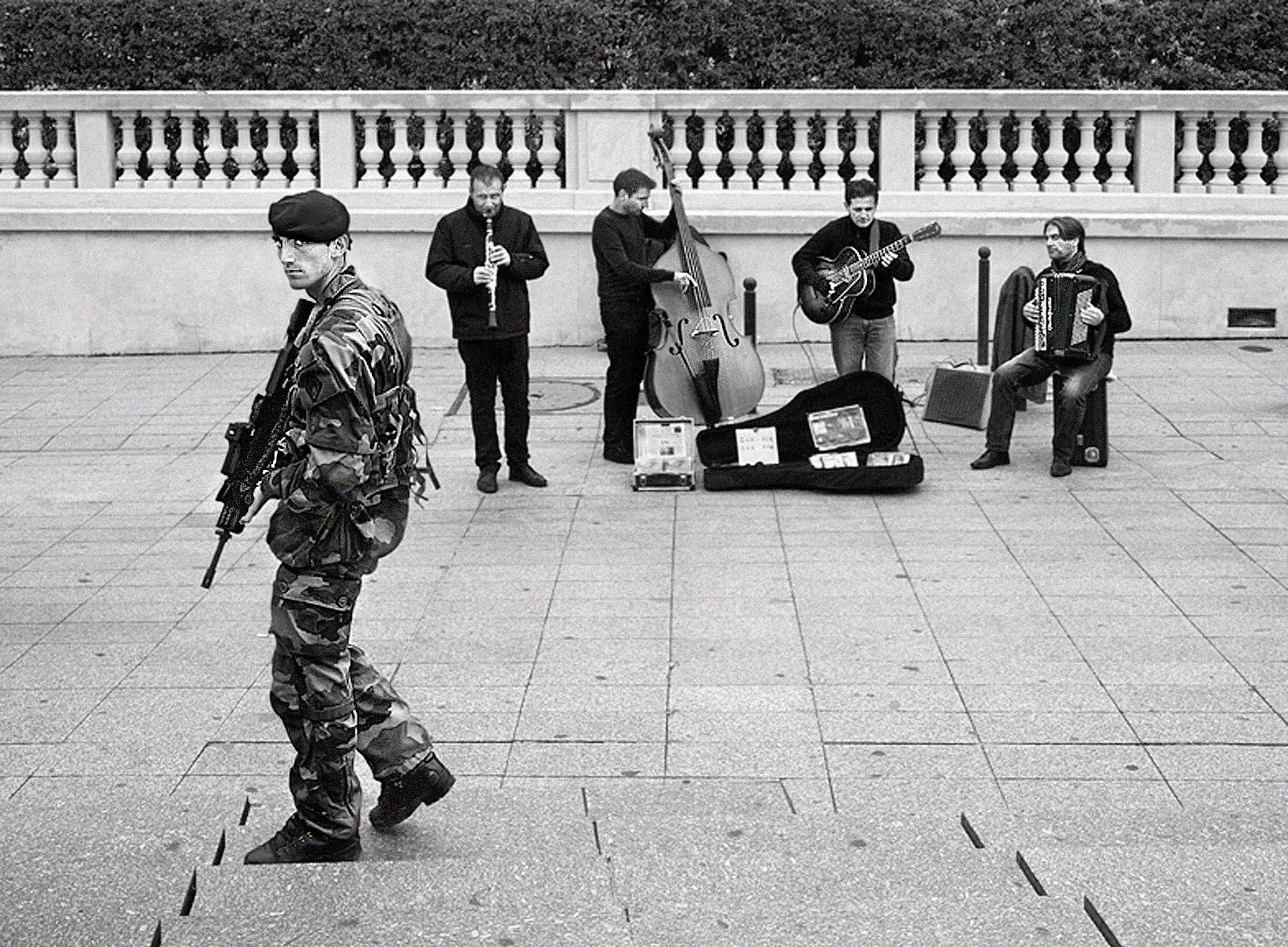 GuardingMusicians5.jpg