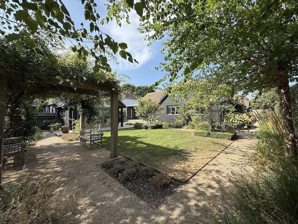 landscaped-garden-lawn-gravel-pathway-itchenor.jpeg