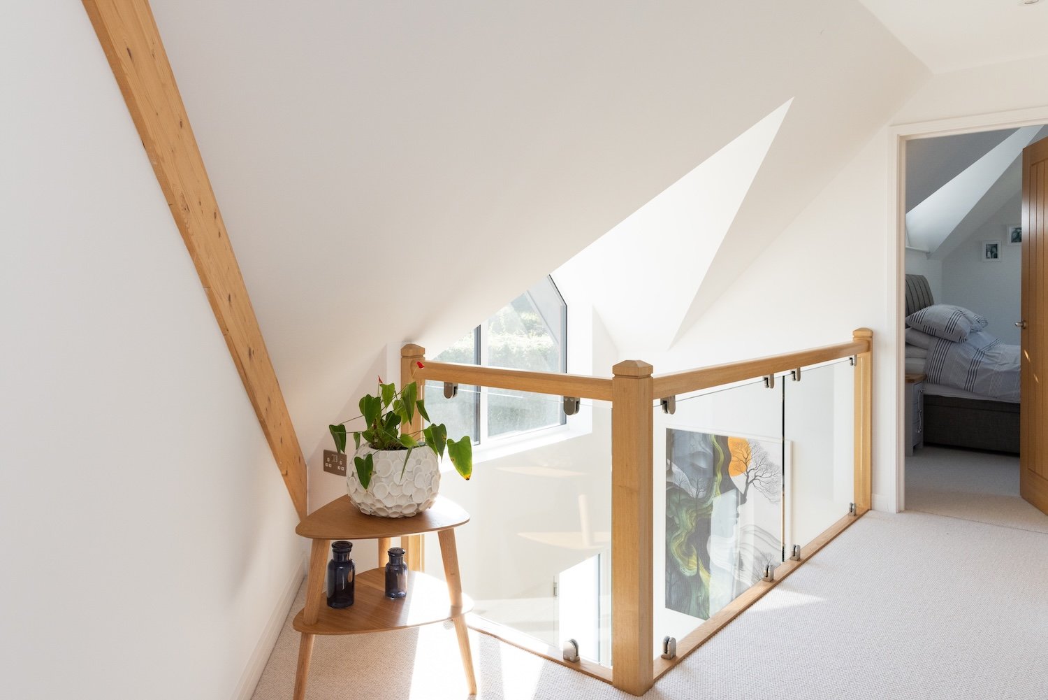 galleried-landing-glass-balustrade-vaulted-ceiling-selsey.jpg
