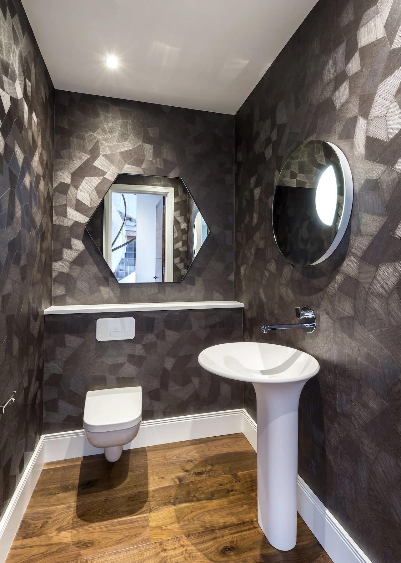 wscb-luxury-bathroom-feature-wallpaper-pedestal-basin.webp