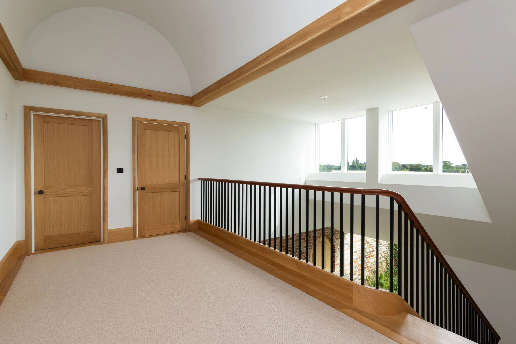 wscb-first-floor-galleried-landing-vaulted-ceiling-bosham-west-sussex.webp