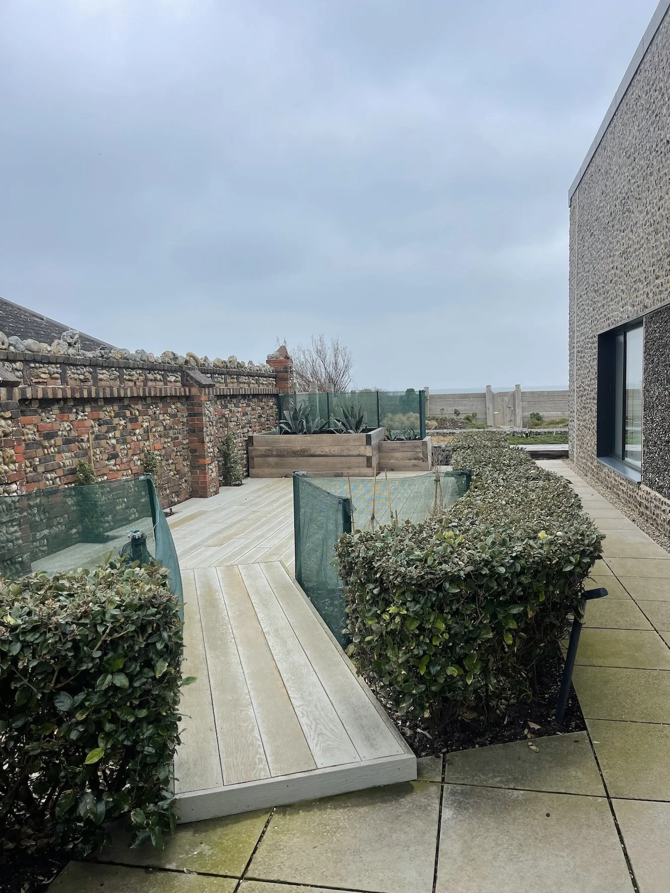 coastal-landscaped-decking-flint-architecture-west-wittering-wscb.jpeg