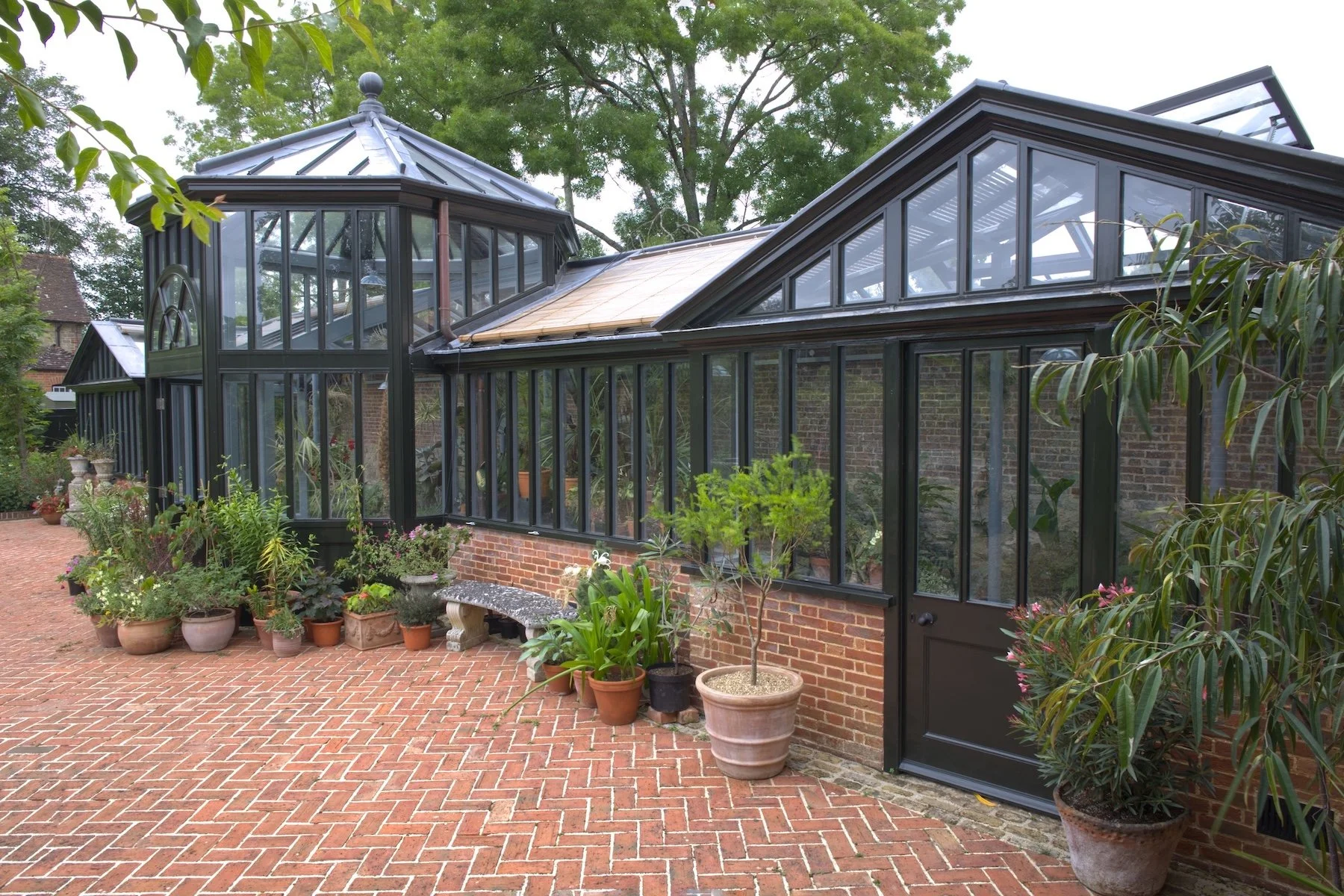wscb-timber-joinery-brickwork-jebb-glasshouse-woolbeding-gardens.jpg