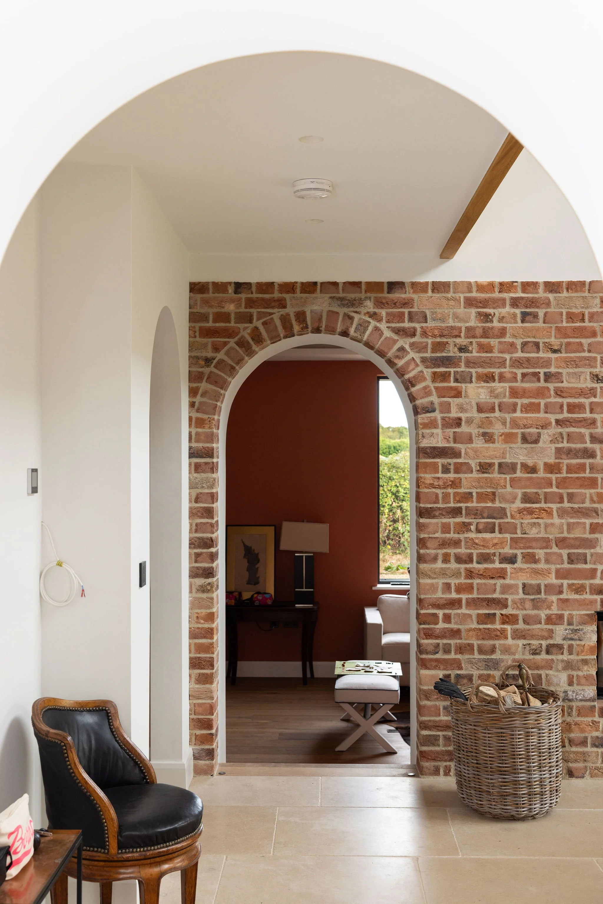 wscb-exposed-internal-brick-archway-flagstone-flooring-bosham.webp