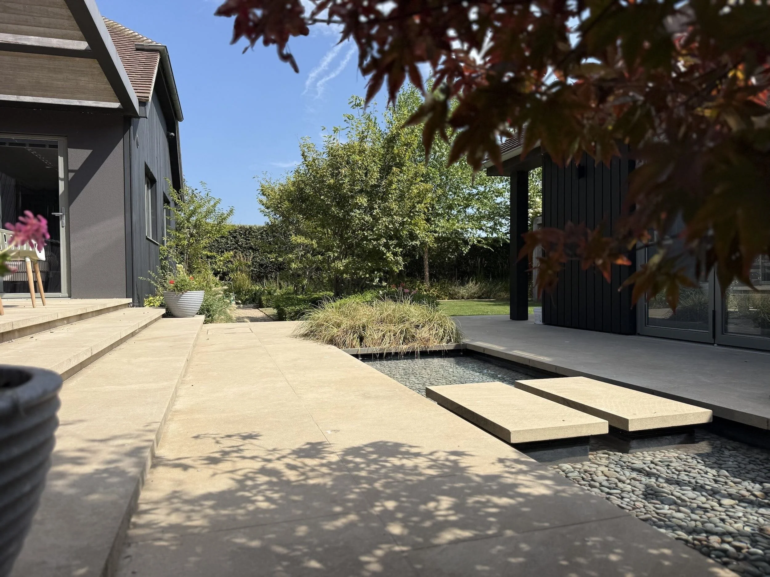 stepping-stone-pond-water-feature-sandstone-steps-itchenor.jpeg