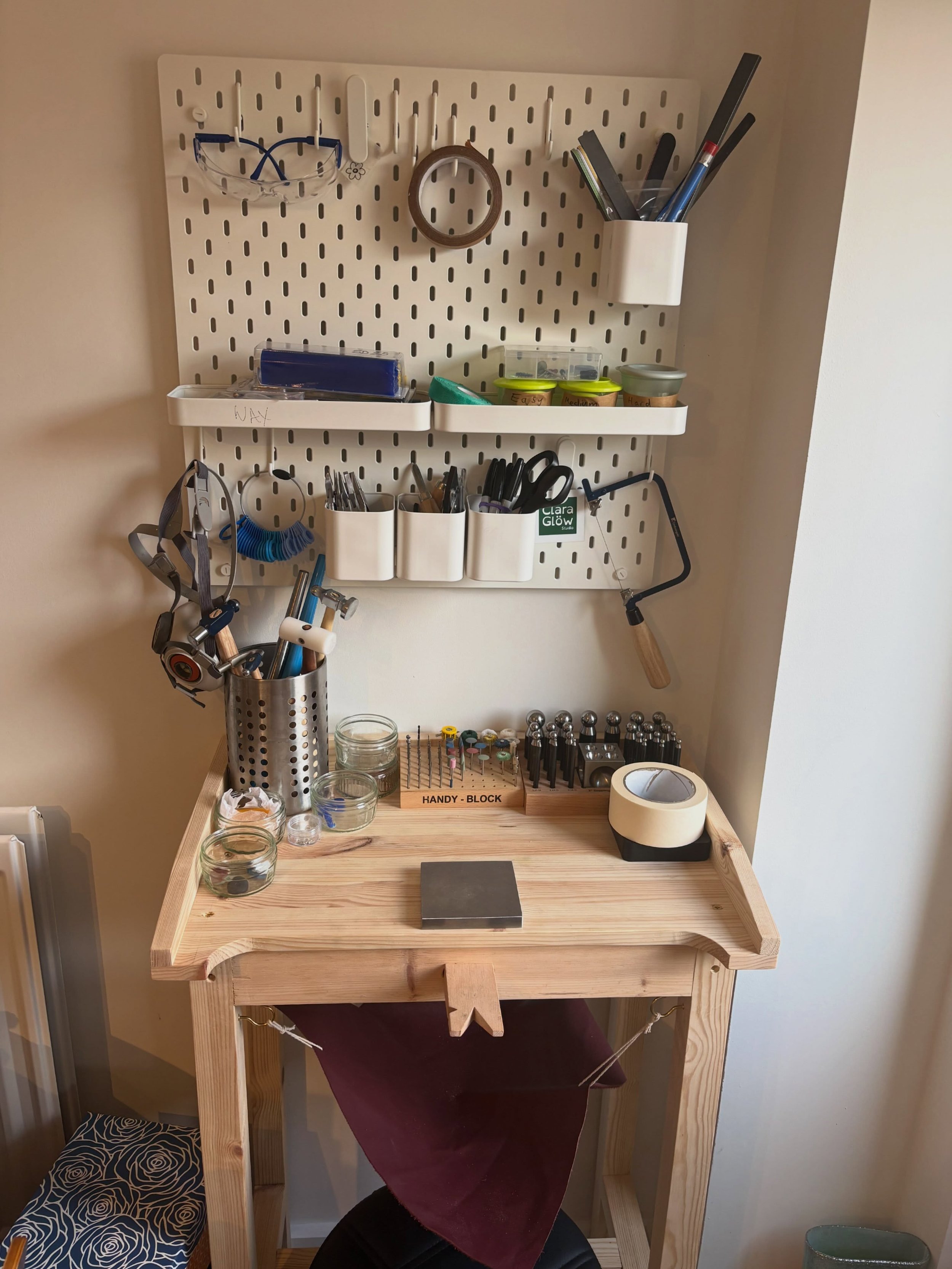 My workbench made by @sl0w_stu in use! 🔨⛓️🗜️🖌️✨