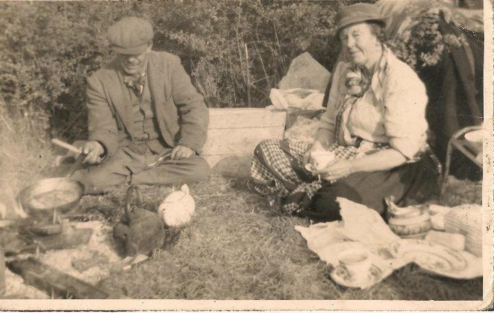 Elijah Vardo's family. Romany Gypsies cooking outside on the fire, outside of their bender tent.