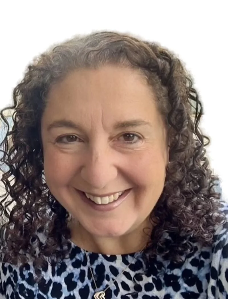 Sarah Greenfield, Green Thread founder, headshot smiling