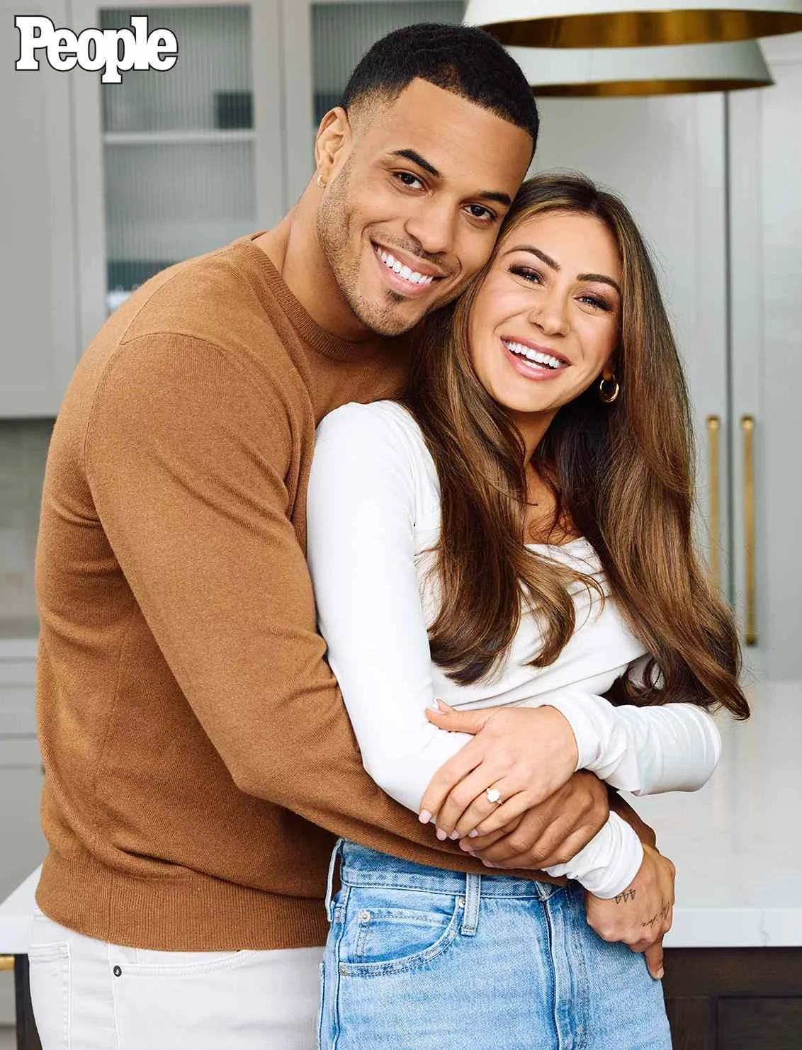 PEOPLE-Bachelor-Grant-Ellis-and-Fiance-Juliana-6-4d1f3378b8fb4f2dac8e280f5e4e044b.jpg