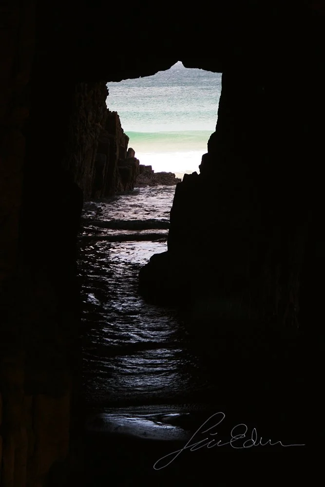"The Tasmania opening". A small cave, which from a certain angle resembles Tasmania in form. Tasmania, Australia