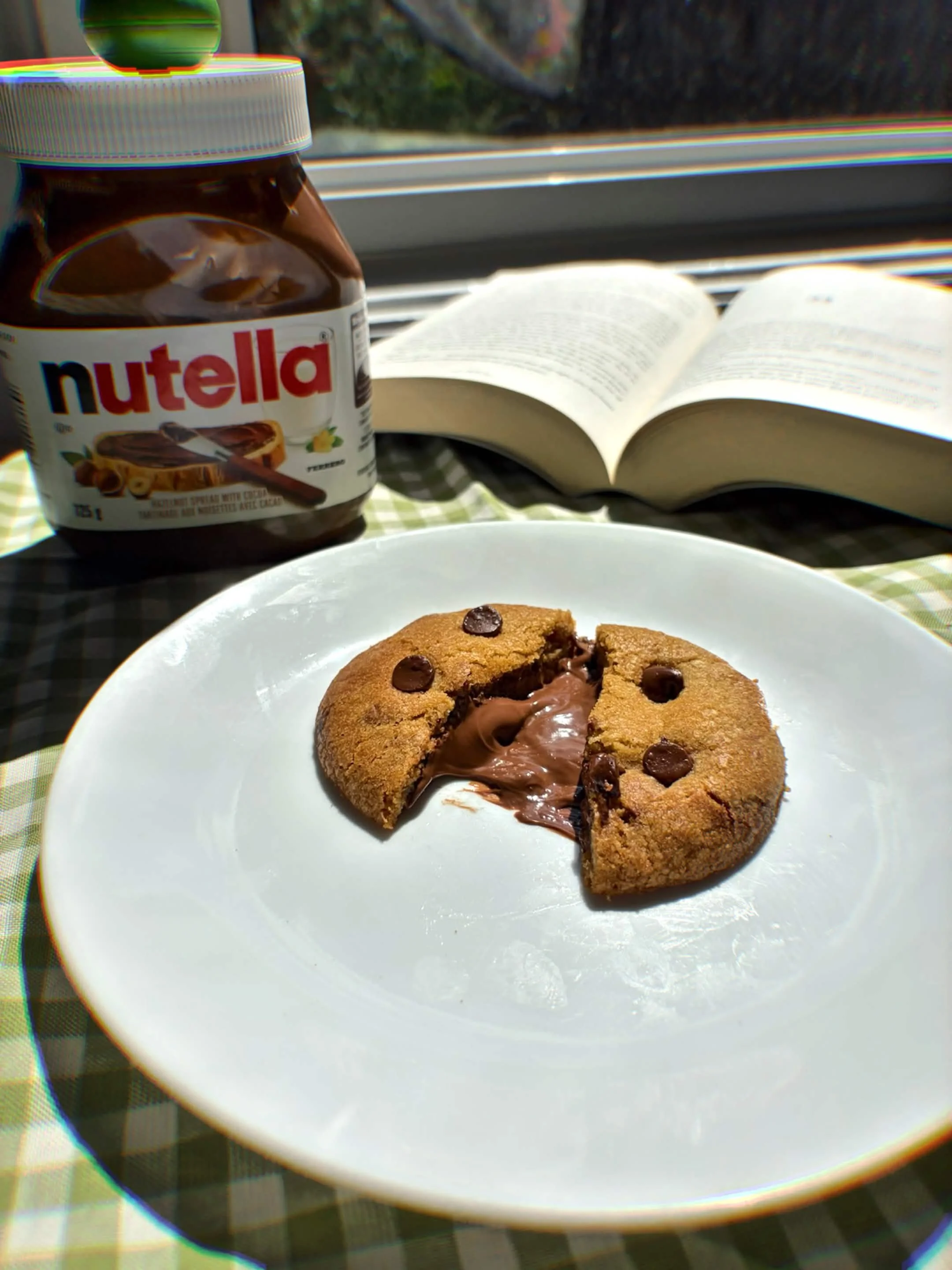 Nutella Stuffed Chocolate Chip Cookie