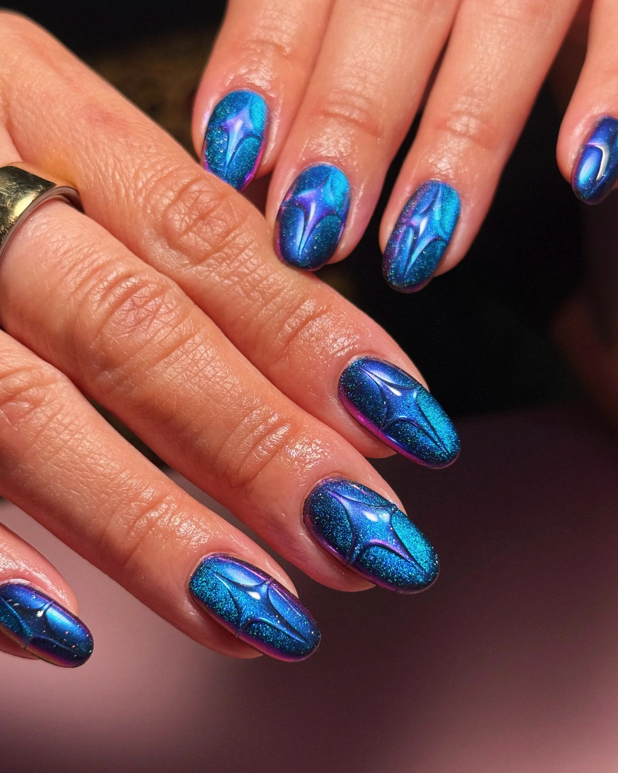 ✨🌌 starry galaxy nails 🌌✨
.
Structured Gel Manicure
Tier 3 Nail Art
.
#starnails #galaxynails #cateyenails #magneticgel #chromenails
