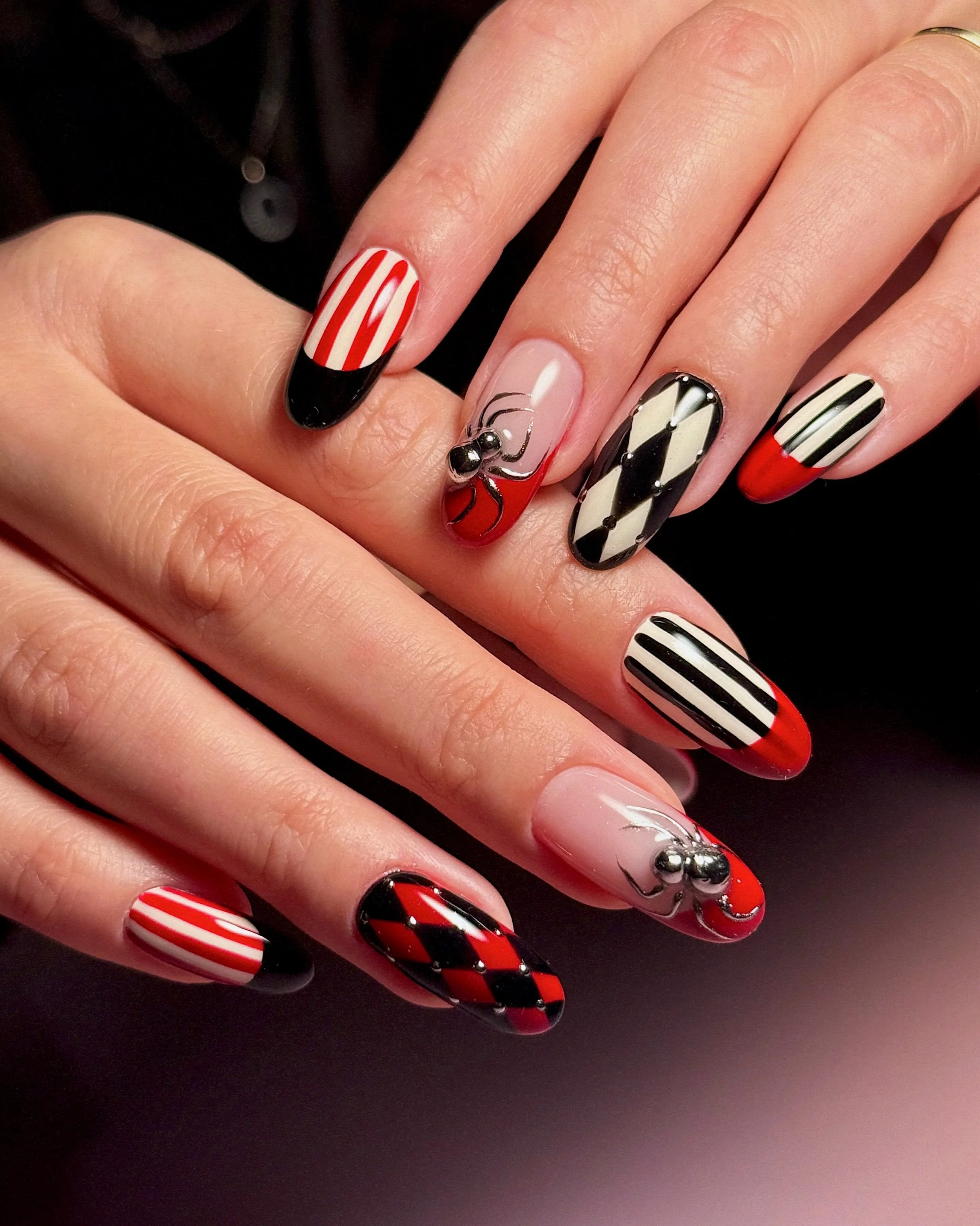 🎪🕷️ halloween ready 🕷️🎪
.
Structured Gel Manicure 
Tier 3.5 Nail Art
.
#halloweennails #halloweennailart #spidernailart #octobernails #fallnails