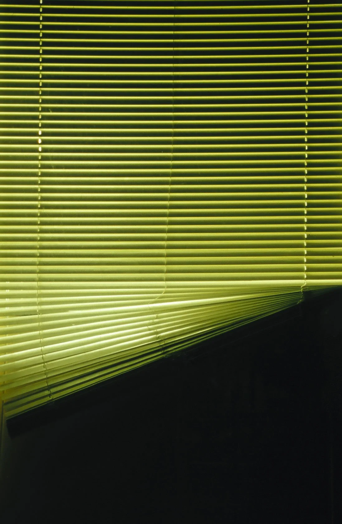 SCREENS-01-Drunk-Blinds.jpg