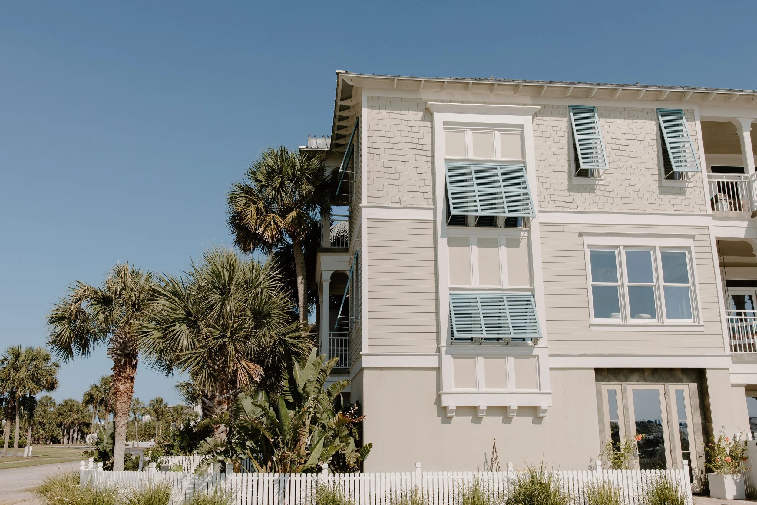 Latching the Shutters