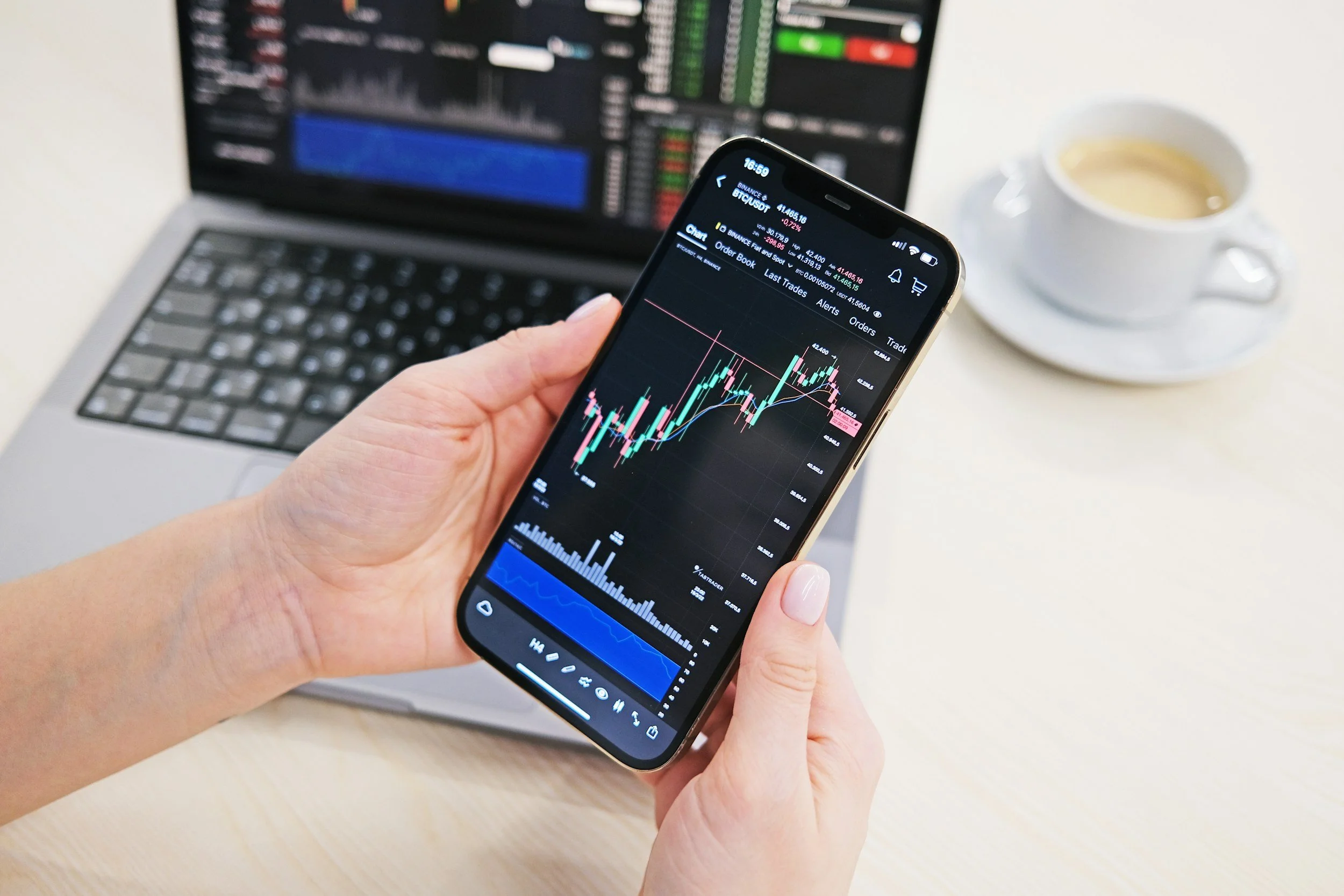 5 Reasons Every Woman Should Learn How to Trade