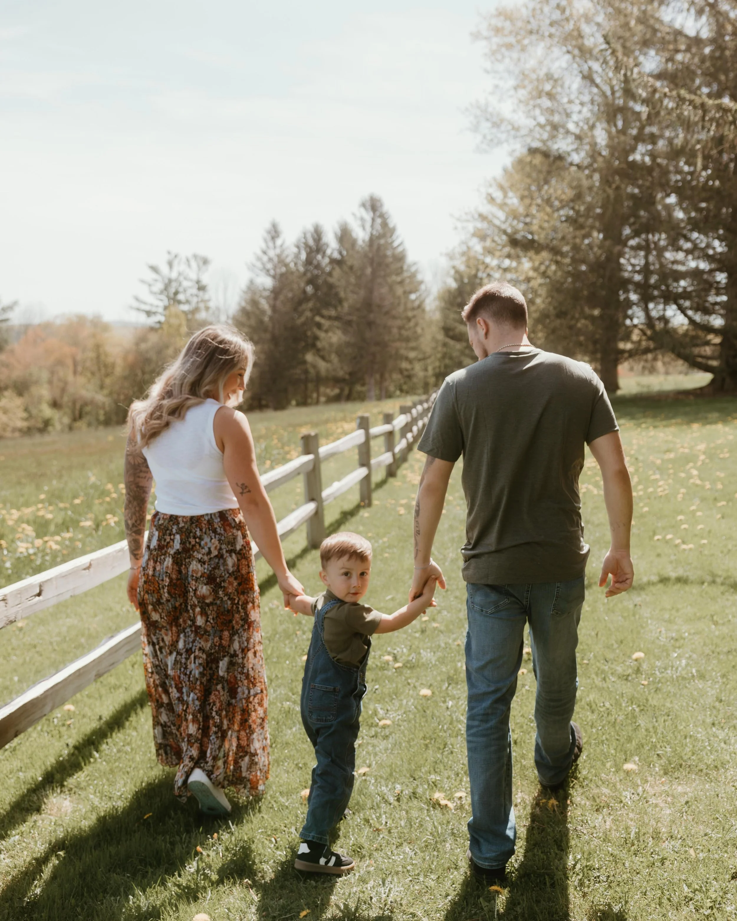 The Lapierre Family 💛

Jen booked me through my model call and wanted to do a family session in Spencer, and these photos turned out perfect! 

We spent the morning running around and chasing the sun, capturing all the little moments that make famil