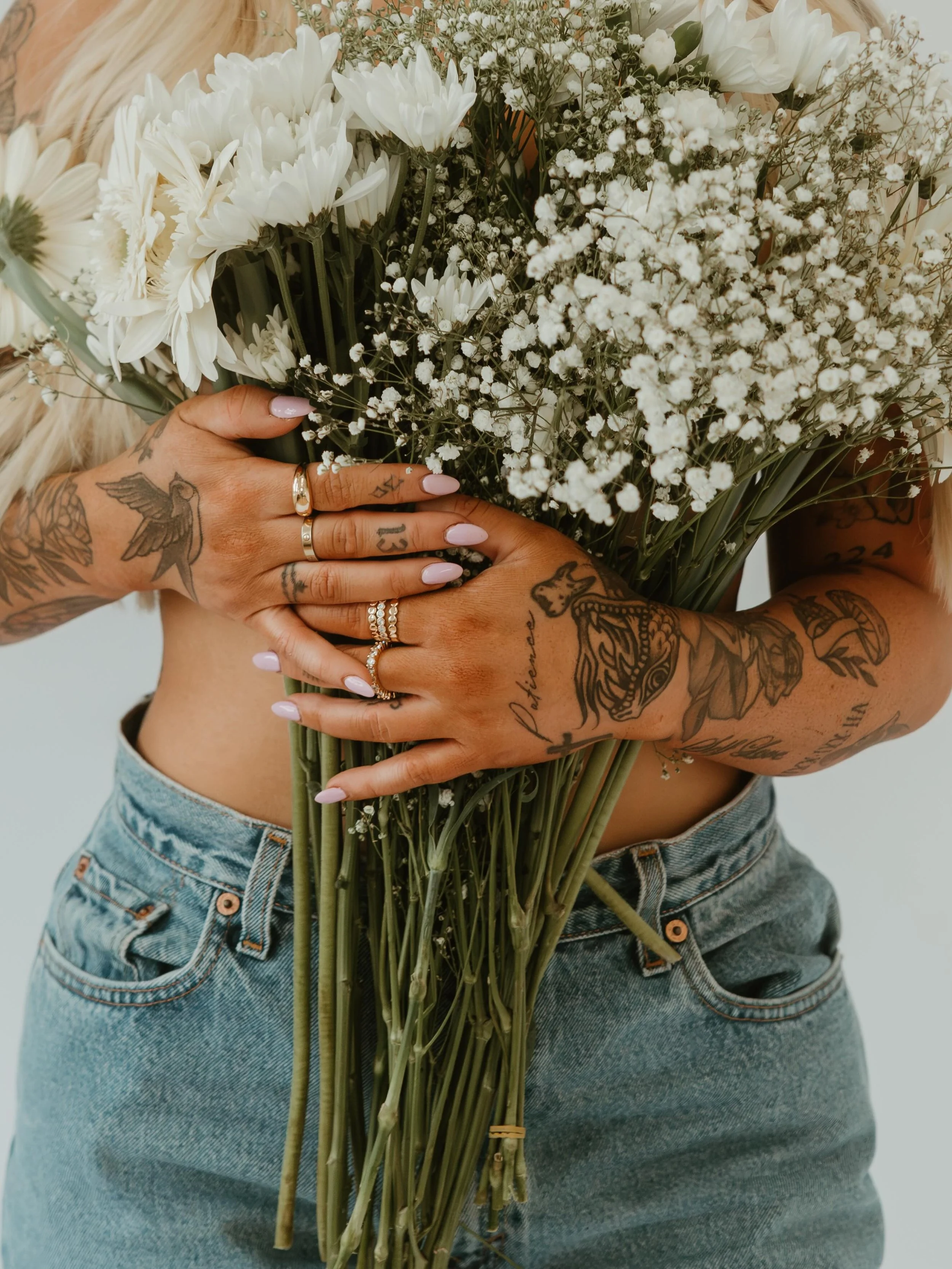 Proof that self love deserves to be celebrated too💐

Bridget came to me with the idea of new self love portraits and the vision that she had came out perfect!! 

I loved capturing this session and cannot wait to share more from this session soon✨

#