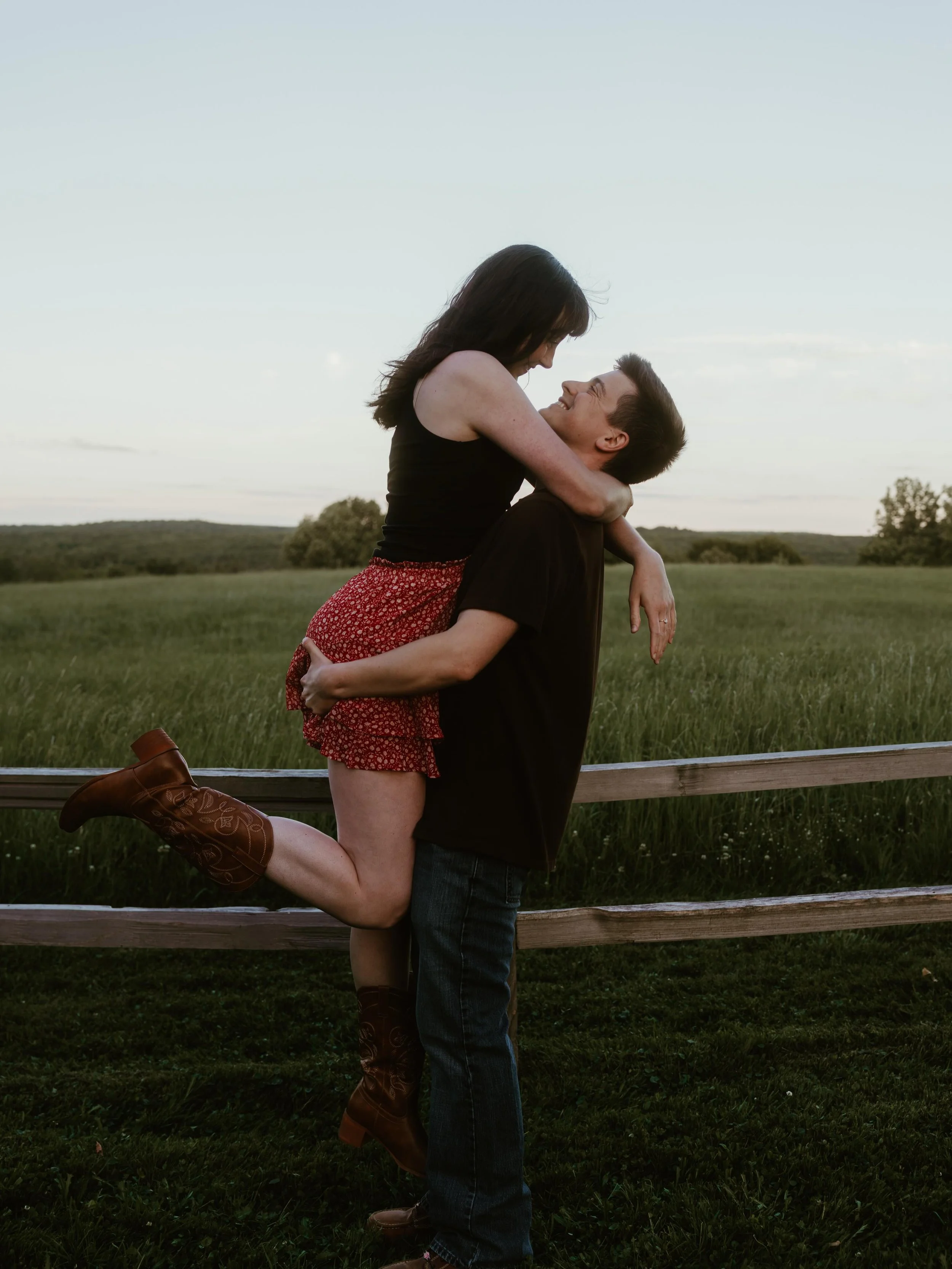 Just two hearts, a field of golden light, and a reminder that the simplest moments are often the most beautiful! 

I had the best time last week capturing Eliza and Nate during the Chasing Light Mini Session! I am so thankful they chose me to capture